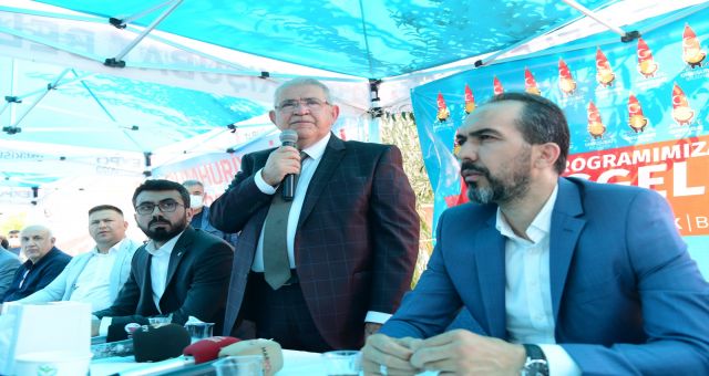 Başkan Mahçiçek, Bisiklet Yolunda Muhtarlarla Bir Araya Geldi