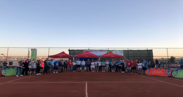 Gaziantep Büyükşehir, Uluslararası Tenis Turnuvası'nda Derece Alan İsimleri Ödüllendirdi