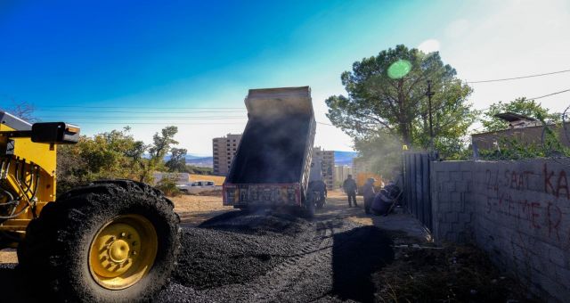 Kahramanmaraş Ayaklıcaoğlu Mahallesinde Asfalt Çalışması Başladı