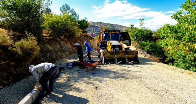 Kahramanmaraş Bertiz Kılağlı Mahallesinde Yol Çalışması