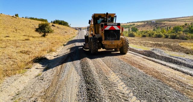 Kahramanmaraş Onikişubat İlçesi'ne Bağlı Göksun ve Afşin’de Yollar Yenileniyor