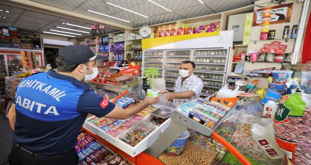 Şehitkamil'den Esnafa Reyhan Çiçeği Hediyesi