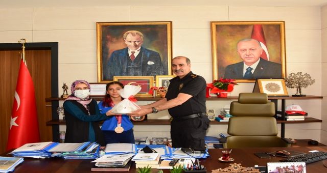 Milli Yüzücü Öztürk'ten Kahramanmaraş Emniyet Müdürü Cebeloğlu'na Ziyaret