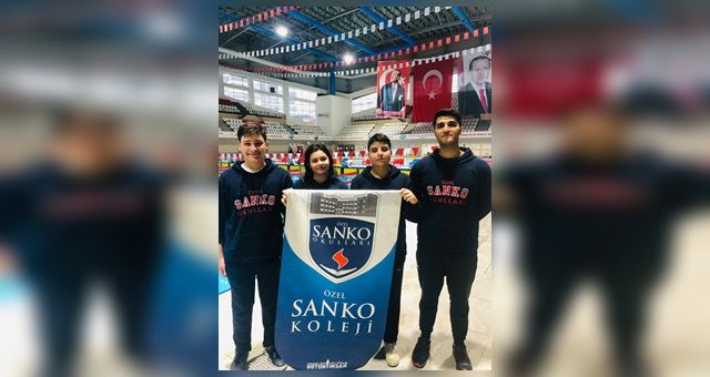Sanko Okulları Yüzmede Dört Madalya Kazandı