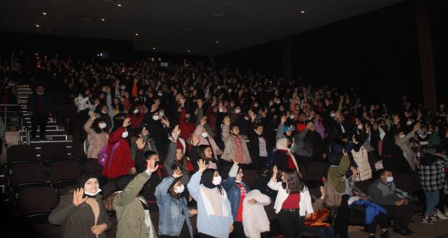 Mükrime Hatun Öğrencilerinden Akif’e Yoğun İlgi