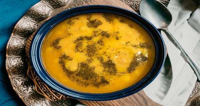Terbiyeli Havuçlu Şehriye Çorbası Hazırlanışı
