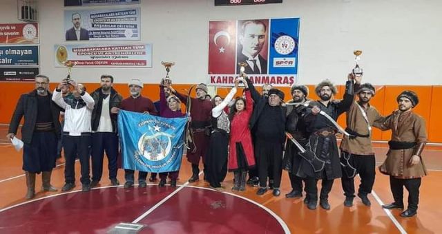 Elbistan Belediyesi okçuluk kursundan büyük başarı