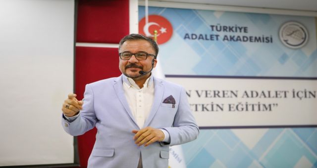 Fatih Akbaba Elbistan'da Kadın Okurlarıyla Bir Araya Gelecek