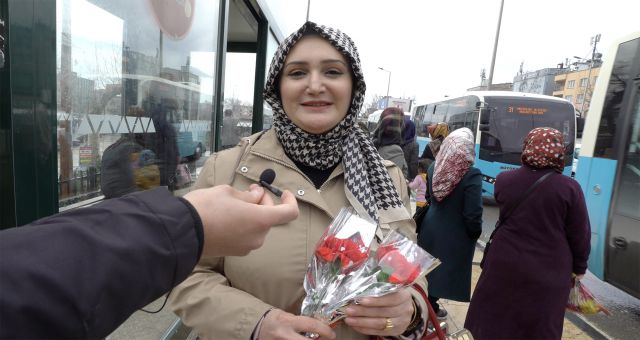 Kadınlardan Ücretsiz Toplu Taşıma Teşekkürü