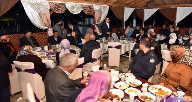 Başkan Güngör Göksun’da Şehit ve Gazi Aileleriyle İftar Yaptı