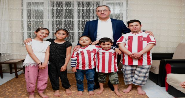 Başkan Güngör Numan Ailesinin Hanesine Misafir Oldu