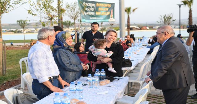 Başkan Mahçiçek; Onikişubat İlçesindeki Başarıda Hepinizin Emeği Var