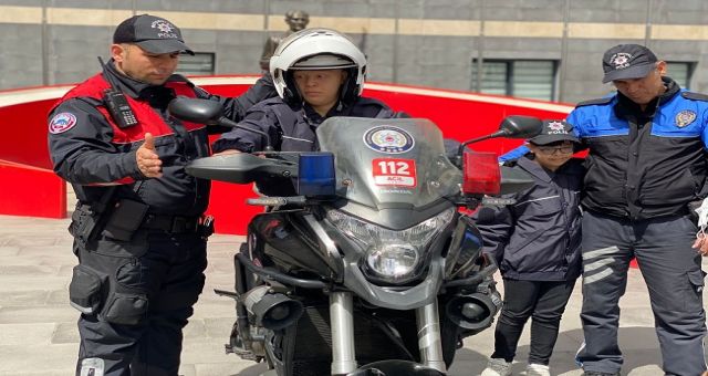 Down Sendromlu Çocuklardan Kahramanmaraş Emniyeti'ne Ziyaret