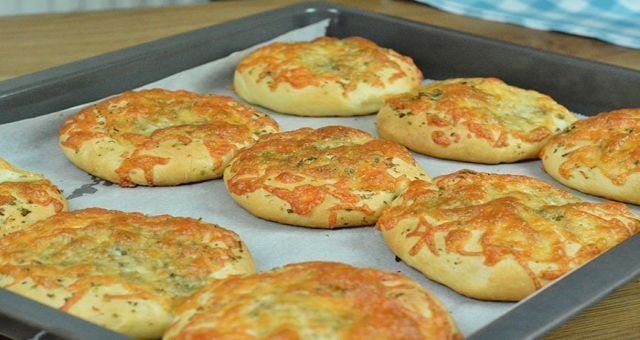 Sarımsaklı Ekmek Hazırlanışı