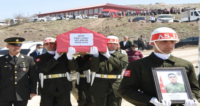 Şehit Canlı’nın Naaşı Toprağa Verildi