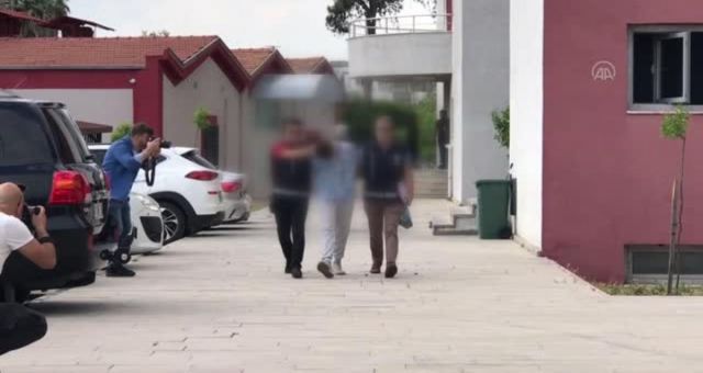 Arkadaşlarını bıçaklayarak öldürdükleri iddiasıyla iki kardeş tutuklandı