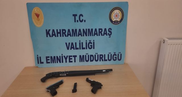 Kahramanmaraş’ta 8 Şüpheli Şahıstan, 8 Adet Silah Ele Geçirildi