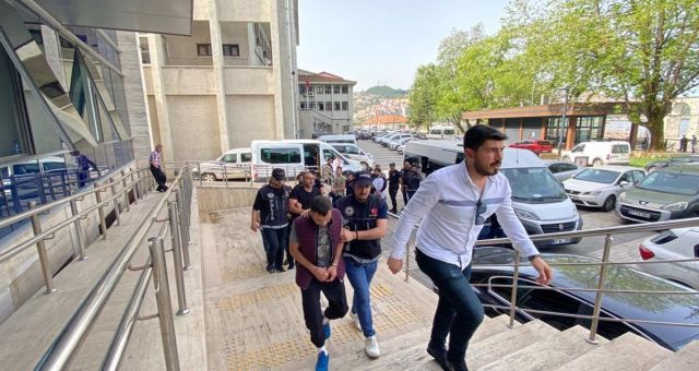 Uyuşturucu operasyonunda yakalanan 9 şüpheli tutuklandı