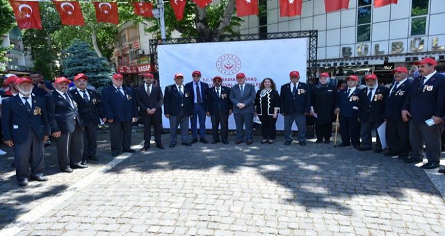 Vali Coşkun, Kortej Yürüyüşüne Katıldı