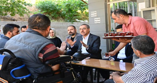 Başkan Güngör Azerbaycan Bulvarı’nda Esnaflarla Bir Araya Geldi