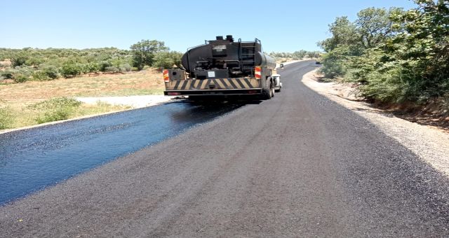Büyükşehir’den Kurtlar ve Selimiye’de Yol Yenileme Çalışmaları