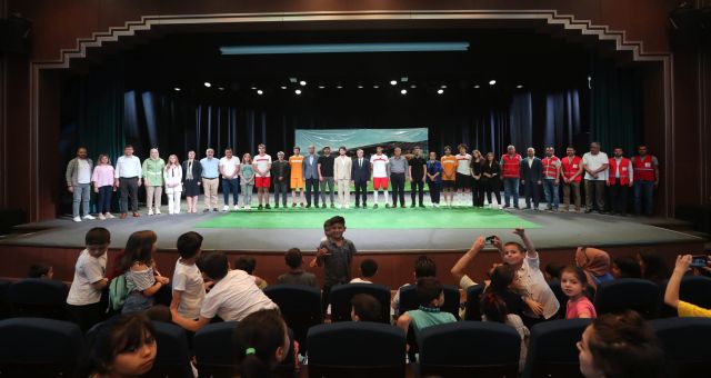 Büyükşehir’in Tiyatrosu Gaziantepli Çocuklarla Buluştu