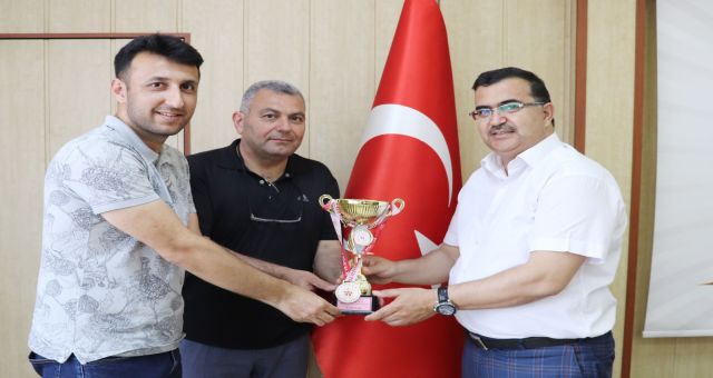 İl İkincisi Olan İl MEM Masa Tenisi Takımından Kahraman'a Ziyaret