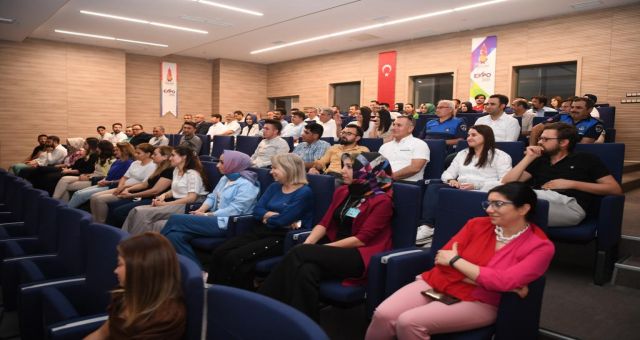 Başkan Mahçiçek; Kadına Şiddet, Ailenin Kutsiyetini Bilmemesinden Gelir