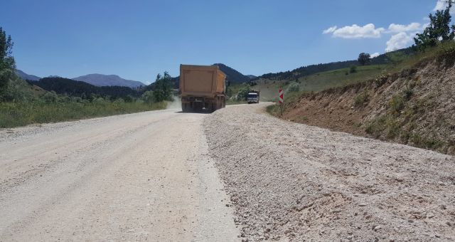 Büyükşehir Göksun’da Yol Yenileme Çalışmalarını Sürdürüyor