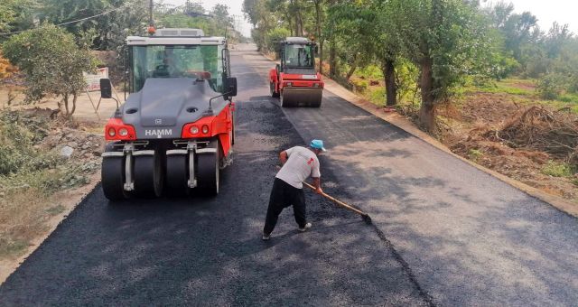 Erenler Grup Yolu’nda Asfalt Çalışmaları Sürüyor