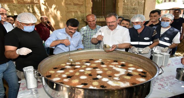 Kahramanmaraş Göksun Belediyesin'den Aşure İkramı