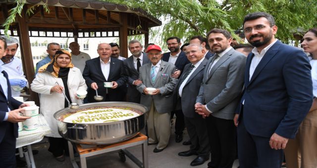 Onikişubat Belediyesi’nden Huzurevi Sakinlerine Aşure İkramı