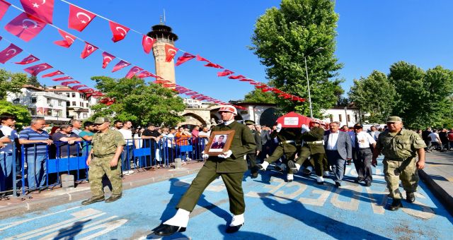 Şehit Keçe’nin Naaşı Toprağa Verildi