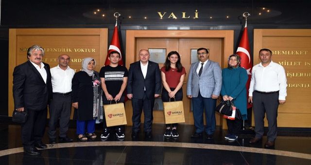 Vali Coşkun, 2022 Yks Şampiyonlarını Makamına Kabul Etti
