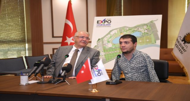 Beytullah Sözünü Tuttu, Madalyalarıyla Başkan Mahçiçek’i Ziyaret Etti