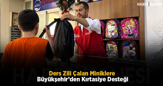 Ders Zili Çalan Miniklere Büyükşehir’den Kırtasiye Desteği