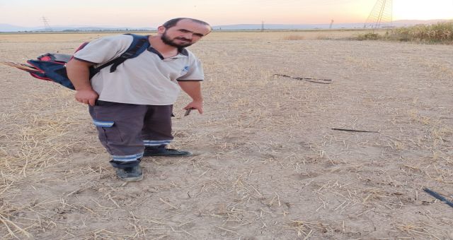 Kahramanmaraşlı Memili Balık’ın gösterdiği yerden su fışkırıyor