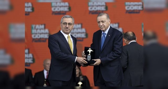 Cumhurbaşkanı Erdoğan’dan Başkan Güngör’e Ödül
