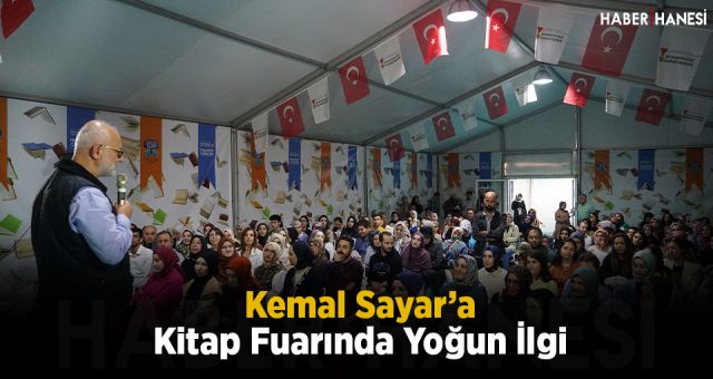 Kemal Sayar’a Kitap Fuarında Yoğun İlgi