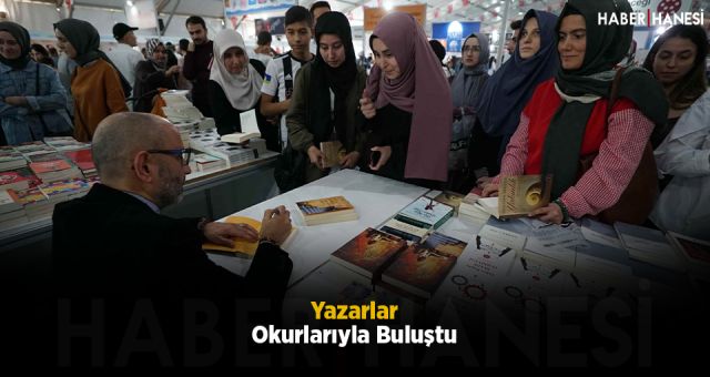 Yazarlar Okurlarıyla Buluştu