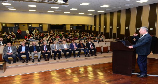 Kahramanmaraş Milletvekili Prof. Dr. Sefer Aycan, KSÜ’de Sağlık Sektörünü Anlattı