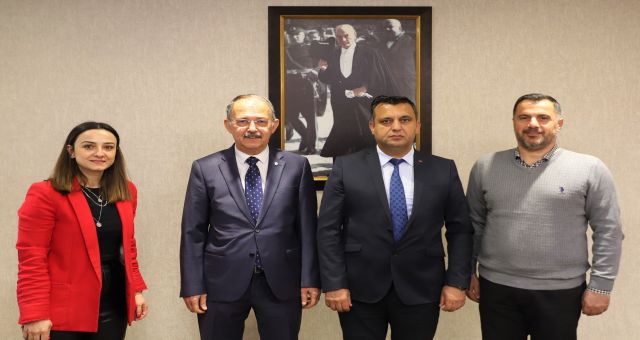 Rektör Dağlı Öğrencilerimize Kapımız Açık