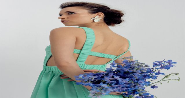 Afra Saraçoğlu kimdir? Yalı Çapkını Seyran kimdir?