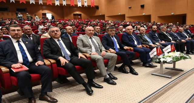 Başkan Güngör, Kariyer Fırsatları Panelinde Gençlere Seslendi