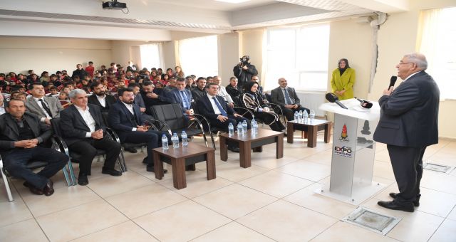 Onikişubat Belediyesi, Başkan Mahçiçek öncülüğünde ‘Gönülleri Giydiriyoruz’ dedi