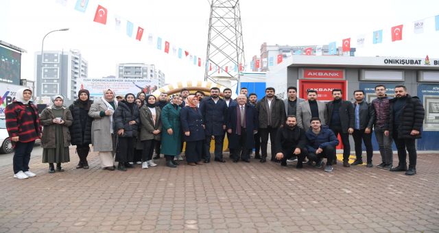Onikişubat Belediyesi’nden Öğrencilere Sıcak Çorba, Simit ve Çay İkramı
