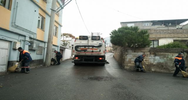 Onikişubat Belediyesi’nin temizlik hamlesiyle mahalle ve sokaklar pırıl pırıl