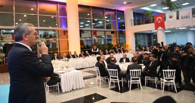 “Ticaret ve Sanayimizi Geliştirmek İçin Gayret Ediyoruz”