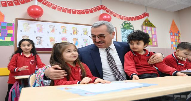 Başkan Güngör, Miniklerin Karne Heyecanına Ortak Oldu