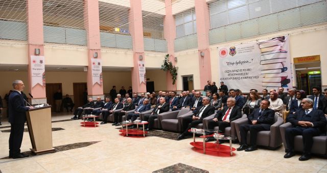 Büyükşehir, Ceza İnfaz Kurumu Kütüphanelerine 5 Bin Kitap Bağışladı